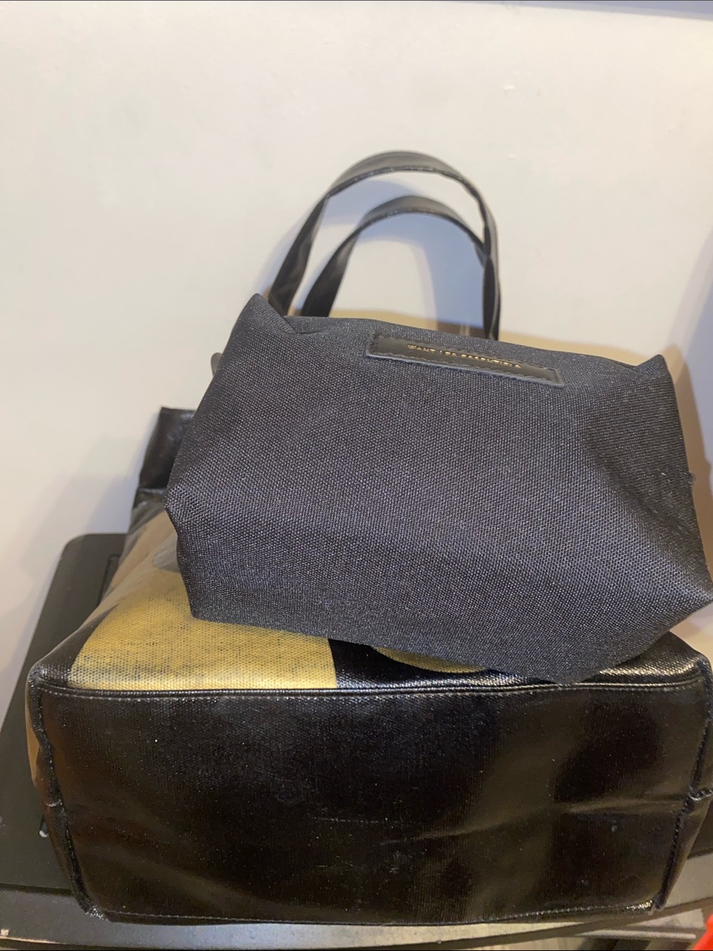 Marc Jacobs Daisy Tote Bag & Want Les Essentiels / Guerlain Accessory bags Lot - Picture 7 of 15